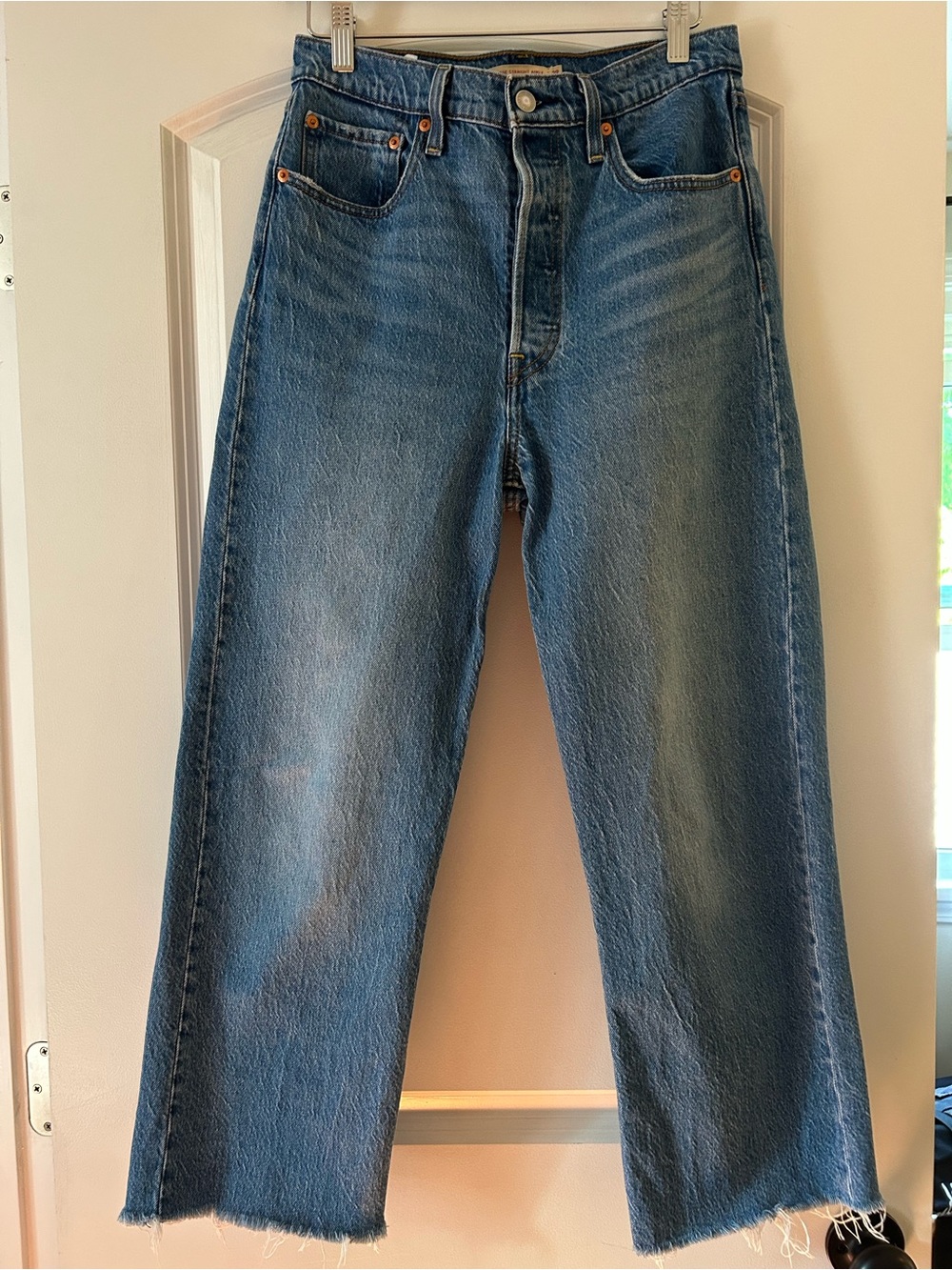 Levi’s Ribcage Straight Ankle Jeans Raw Hem